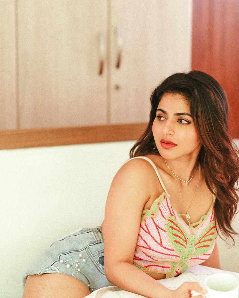 Iswarya Menon 6