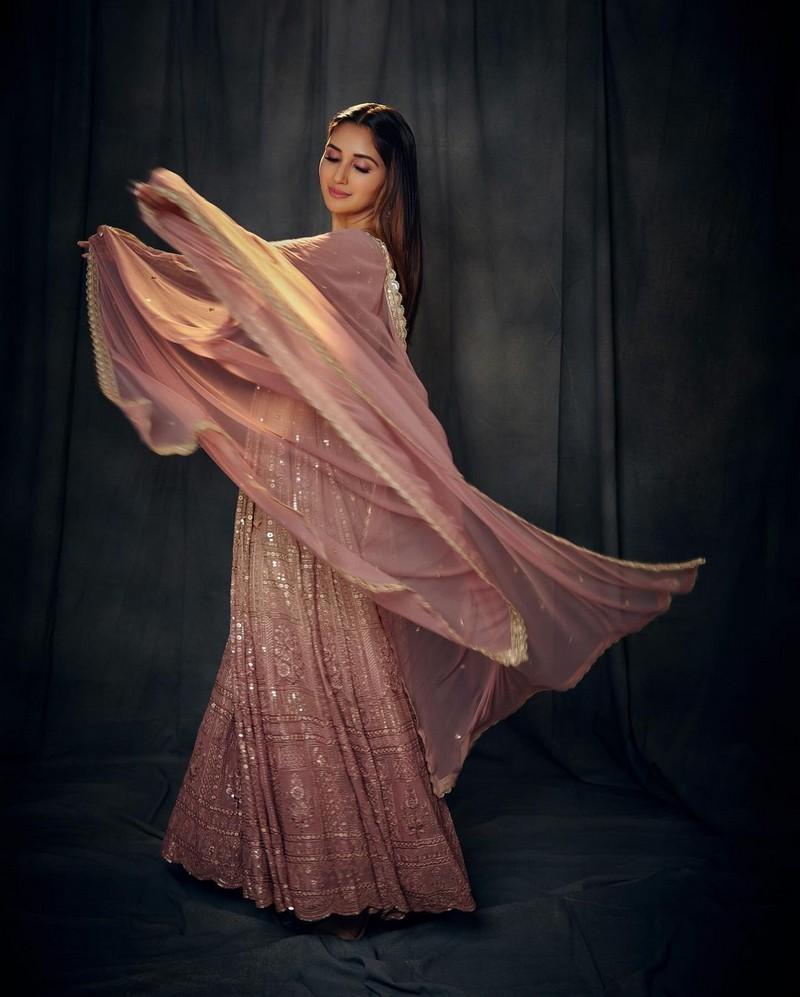 Nikita Dutta 5