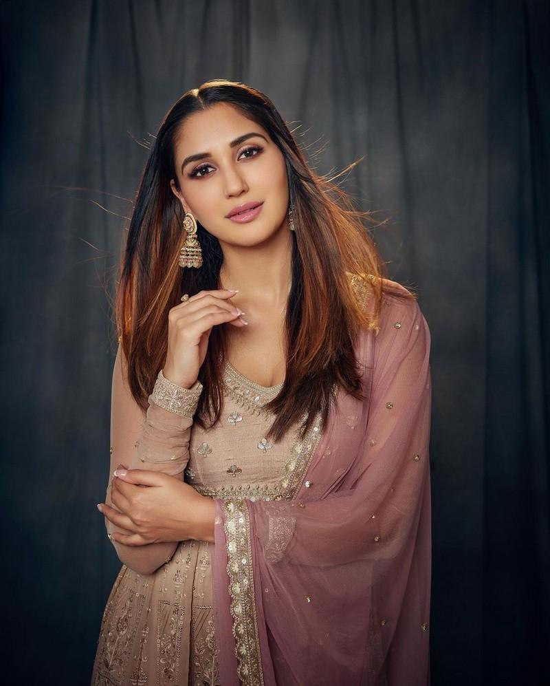 Nikita Dutta 6