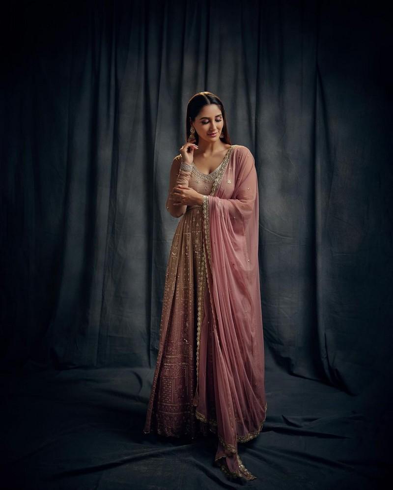 Nikita Dutta 9