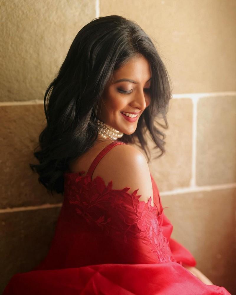 Nivedhithaa 3