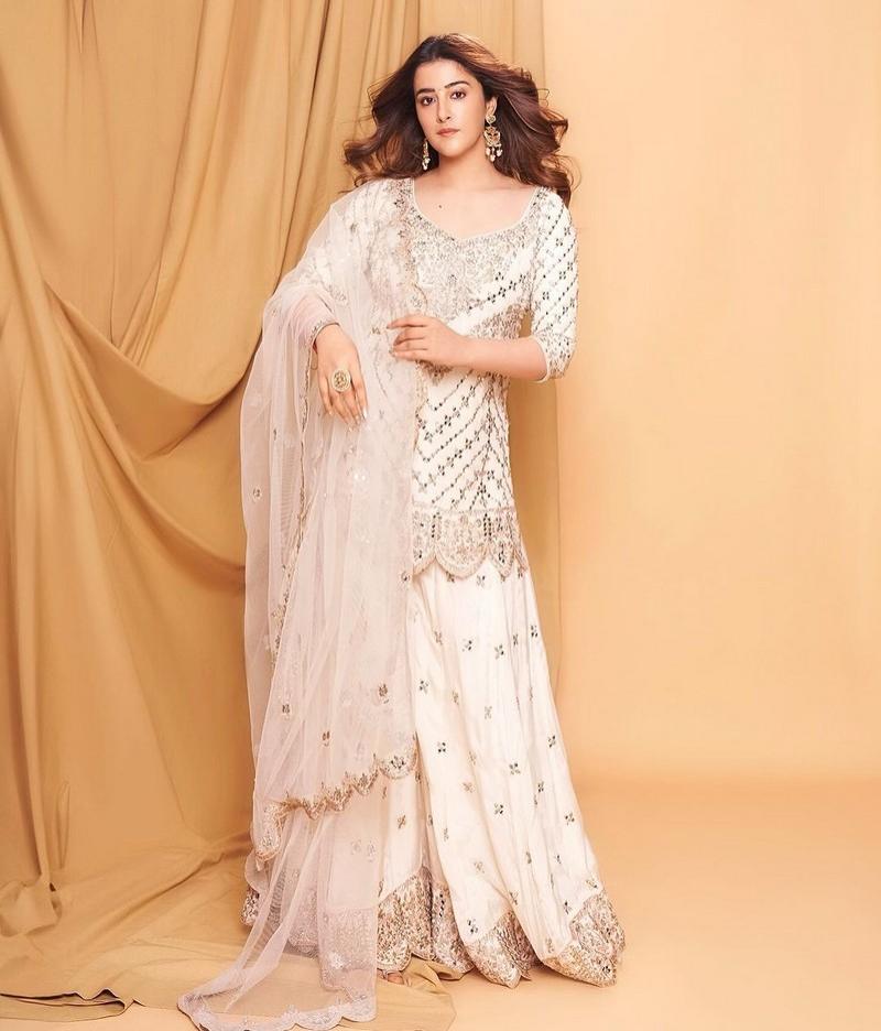 Nupur Sanon 12