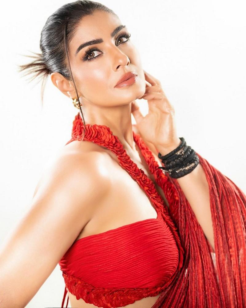Raveena Tandon 2