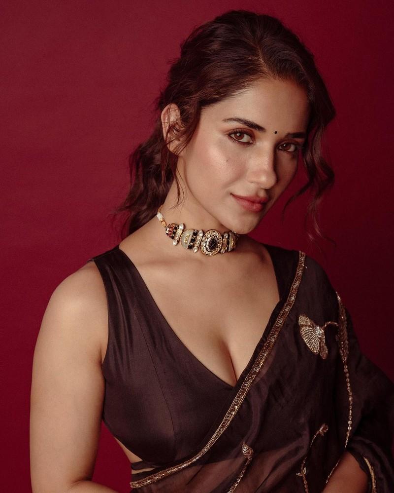 Ruhani Sharma 1