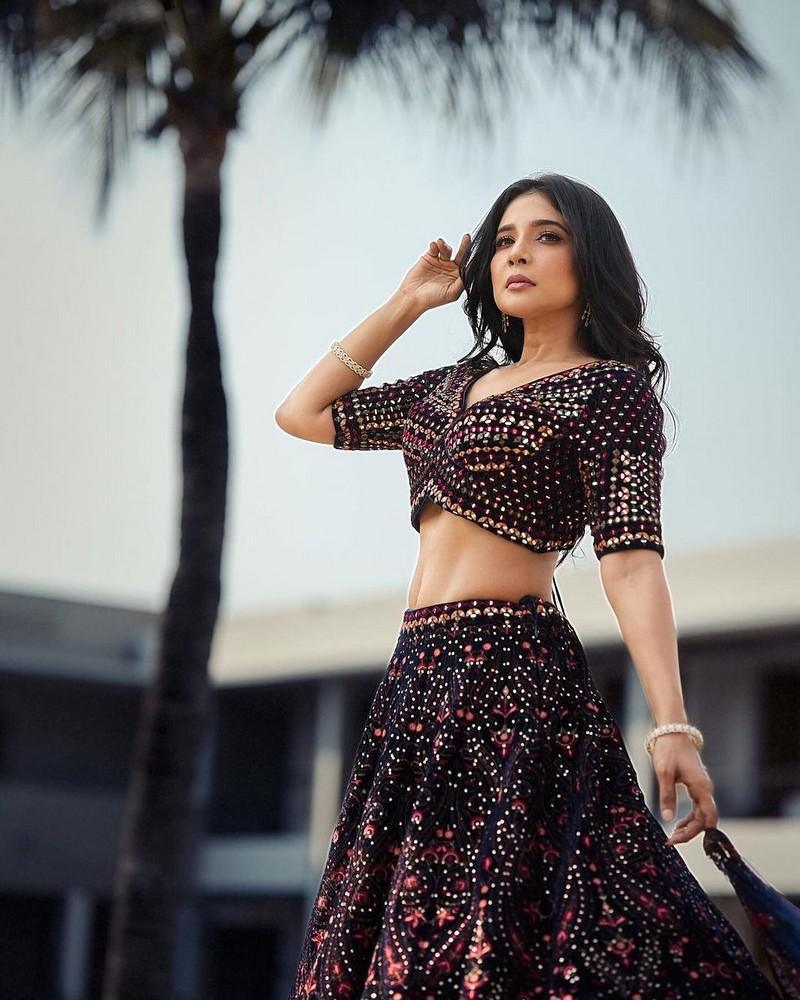 Sakshi Agarwal 10