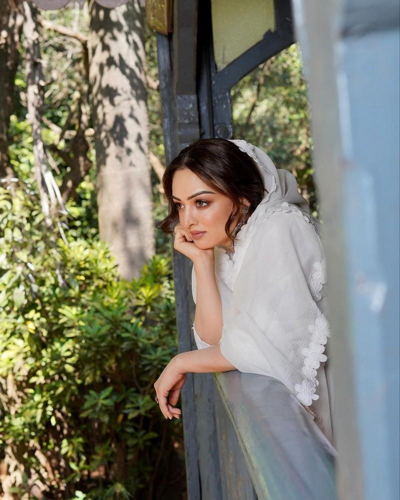 Sandeepa Dhar 1