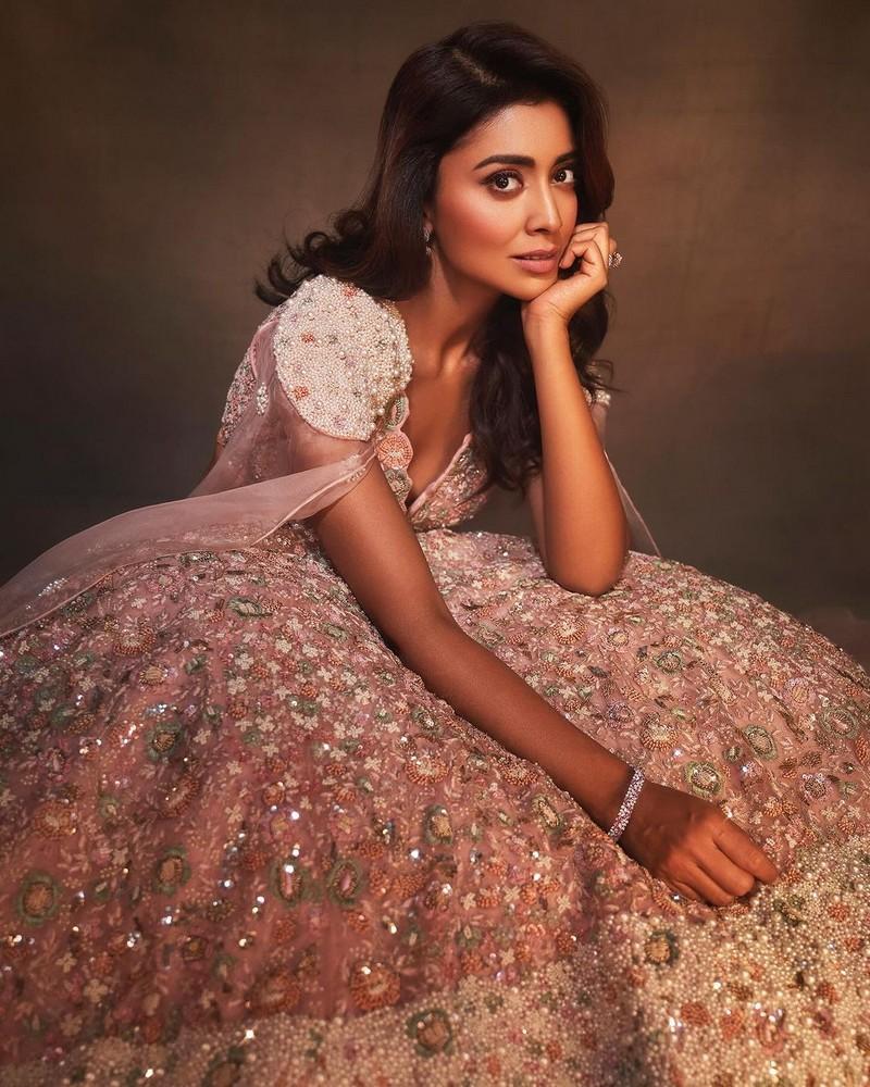Shriya Saran 6