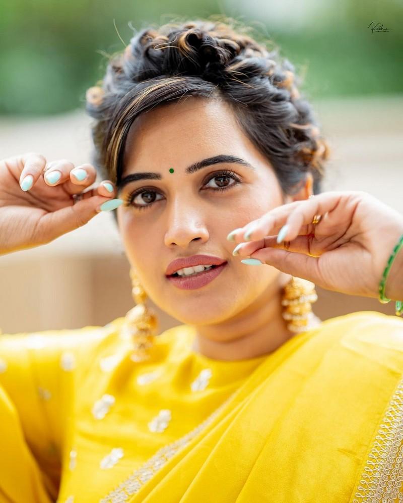 Sravanthi Chokarapu 7