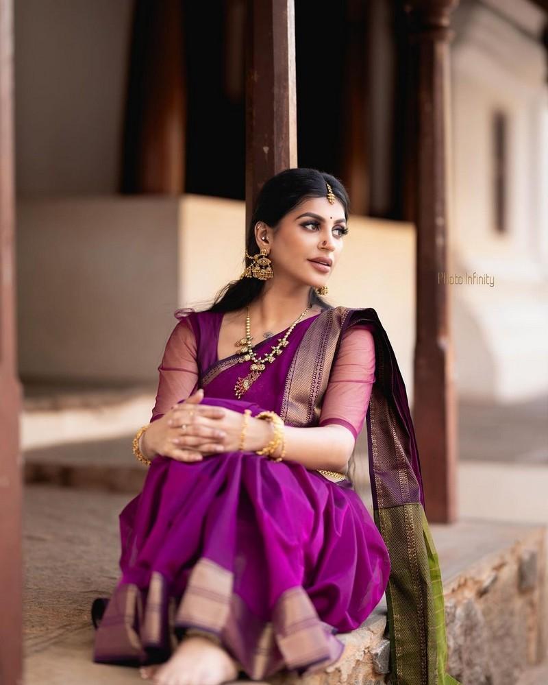 Yashika Aannand 10