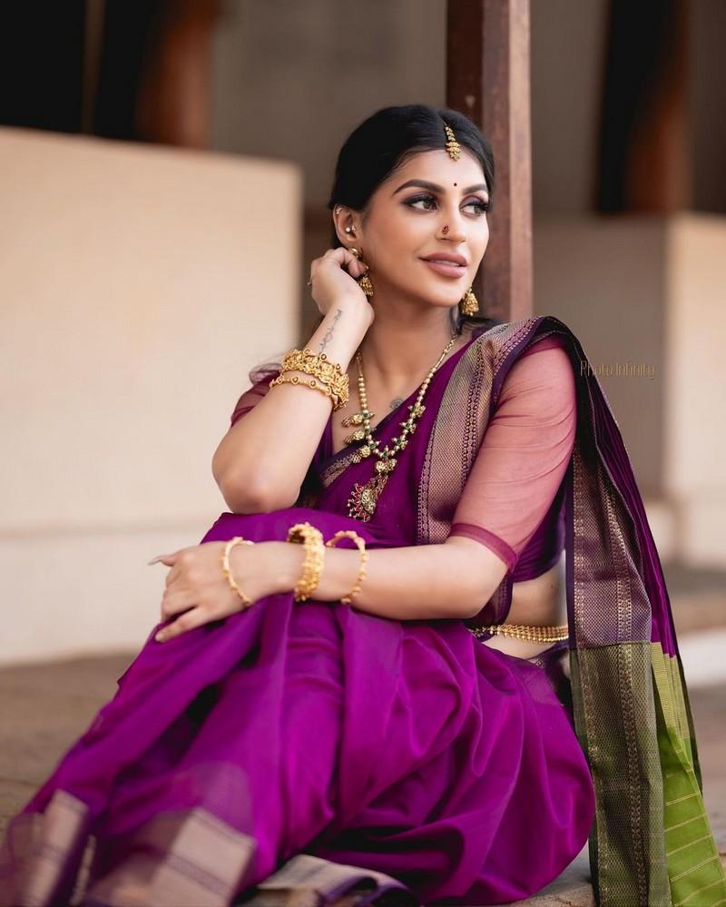 Yashika Aannand 8