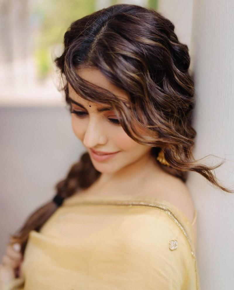 Aamna Sharif 2