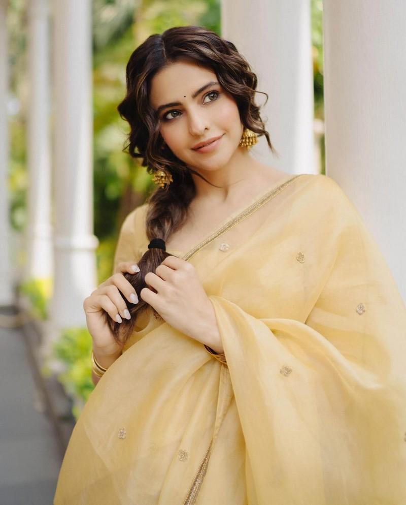 Aamna Sharif 3