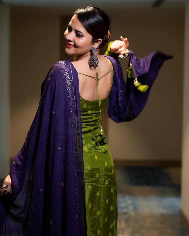 Anasuya Bharadwaj 9