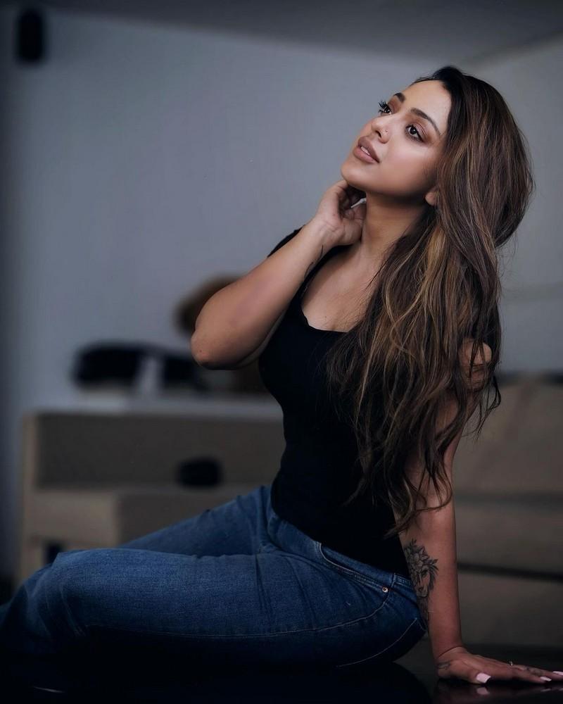 Deviyani Sharma 3