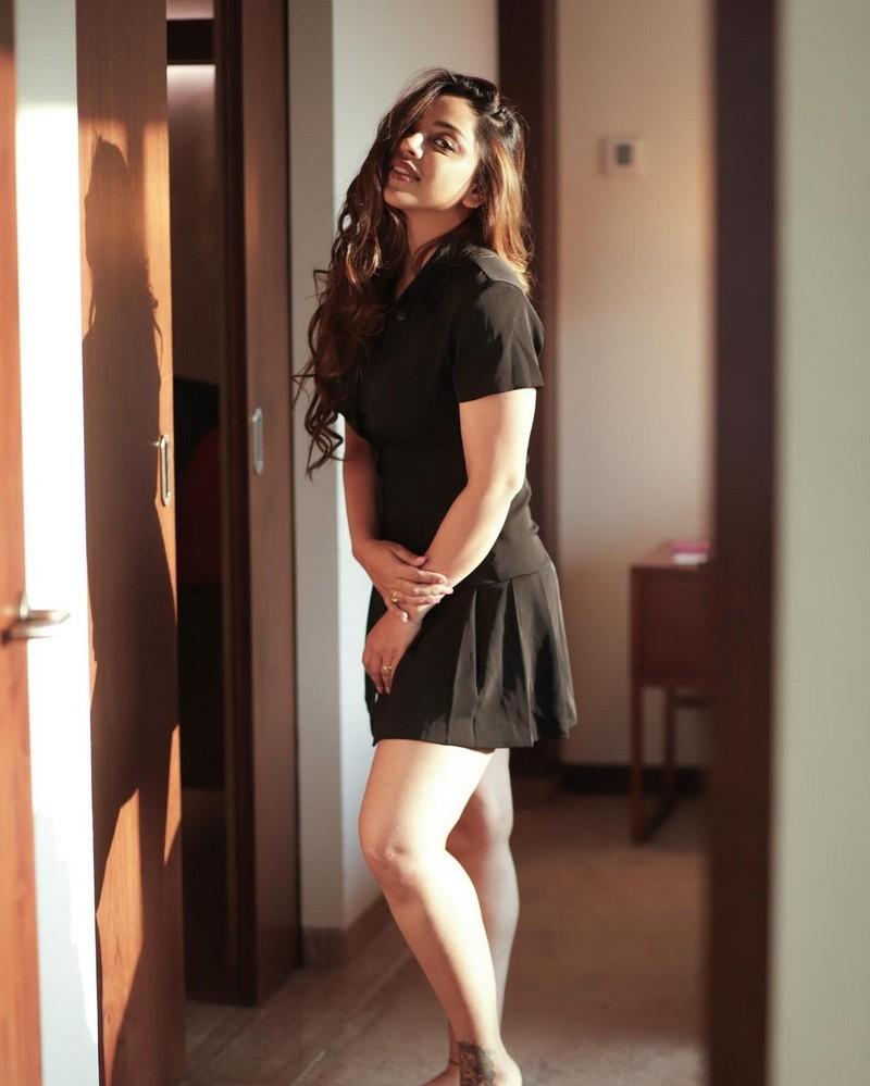 Deviyani Sharma 5