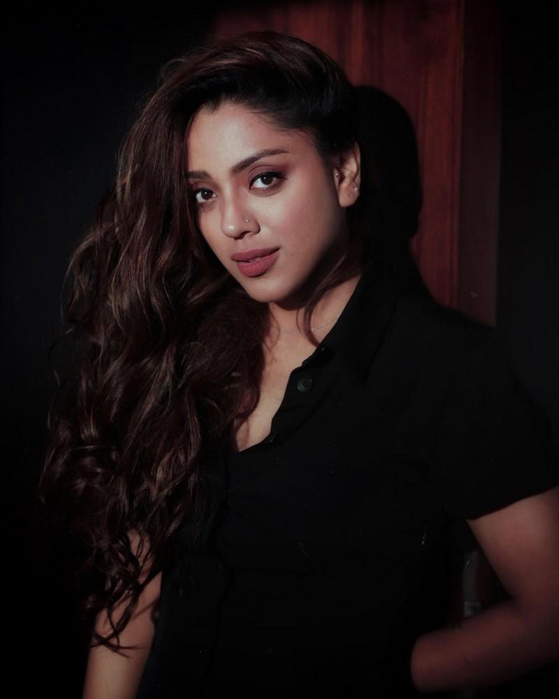 Deviyani Sharma 6