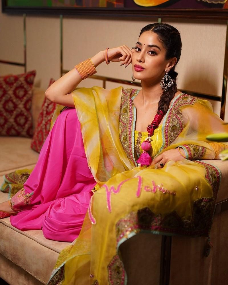 Janhvi Kapoor 1