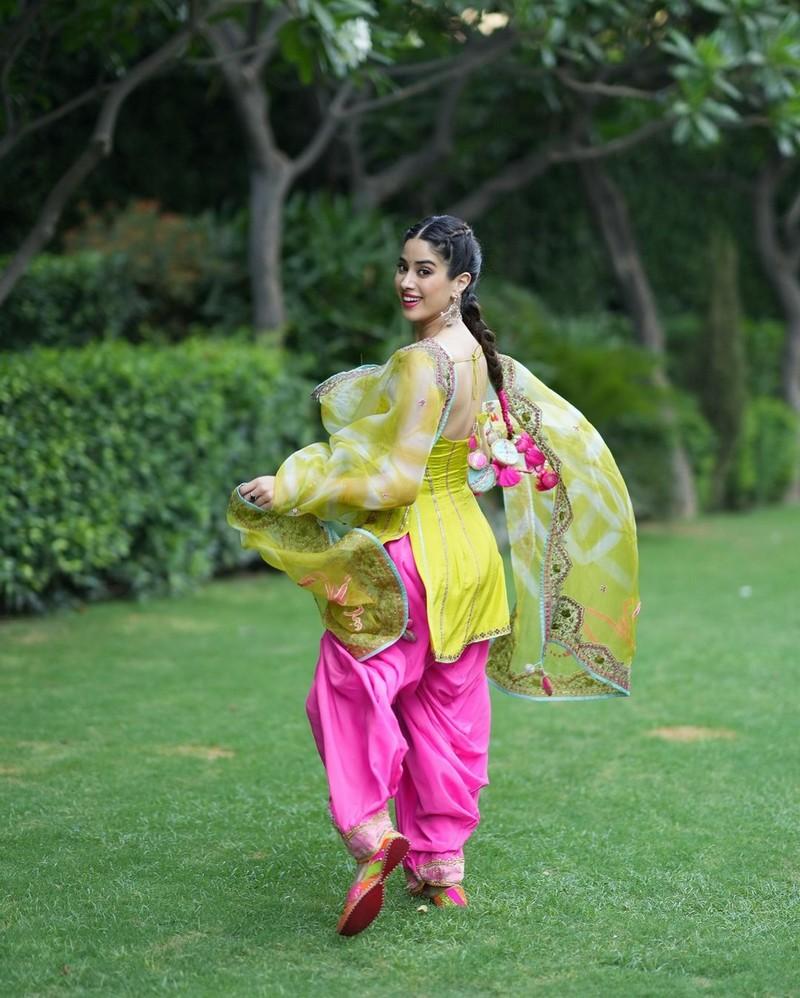 Janhvi Kapoor 2