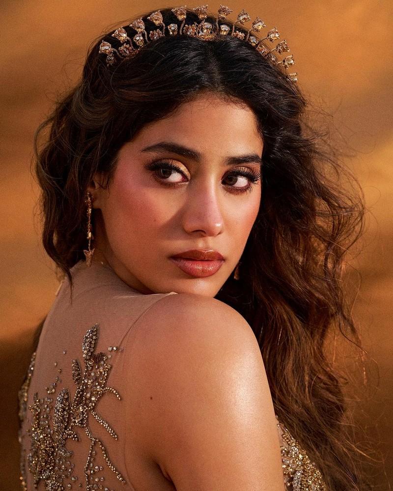 Janhvi Kapoor 8