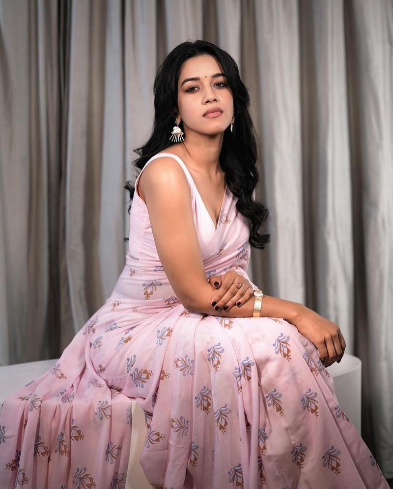 Mirnalini Ravi 2