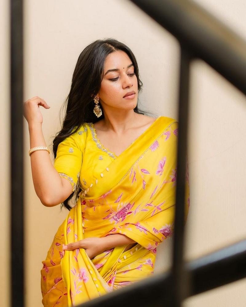 Mirnalini Ravi 1