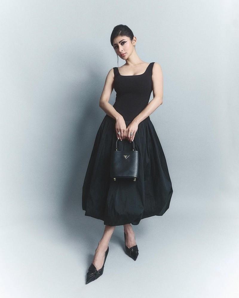 Mouni Roy 6