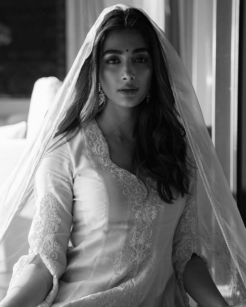 Pooja Hegde 10