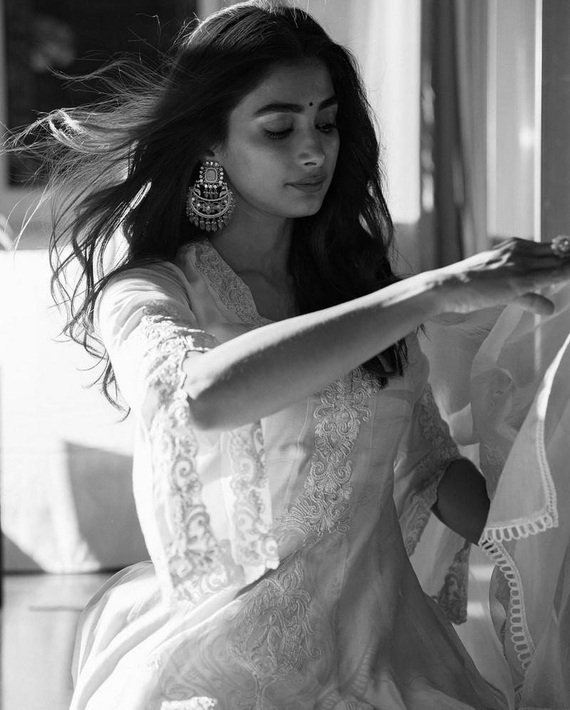 Pooja Hegde 9