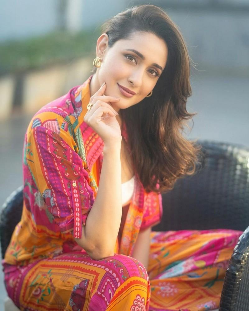 Pragya Jaiswal 5