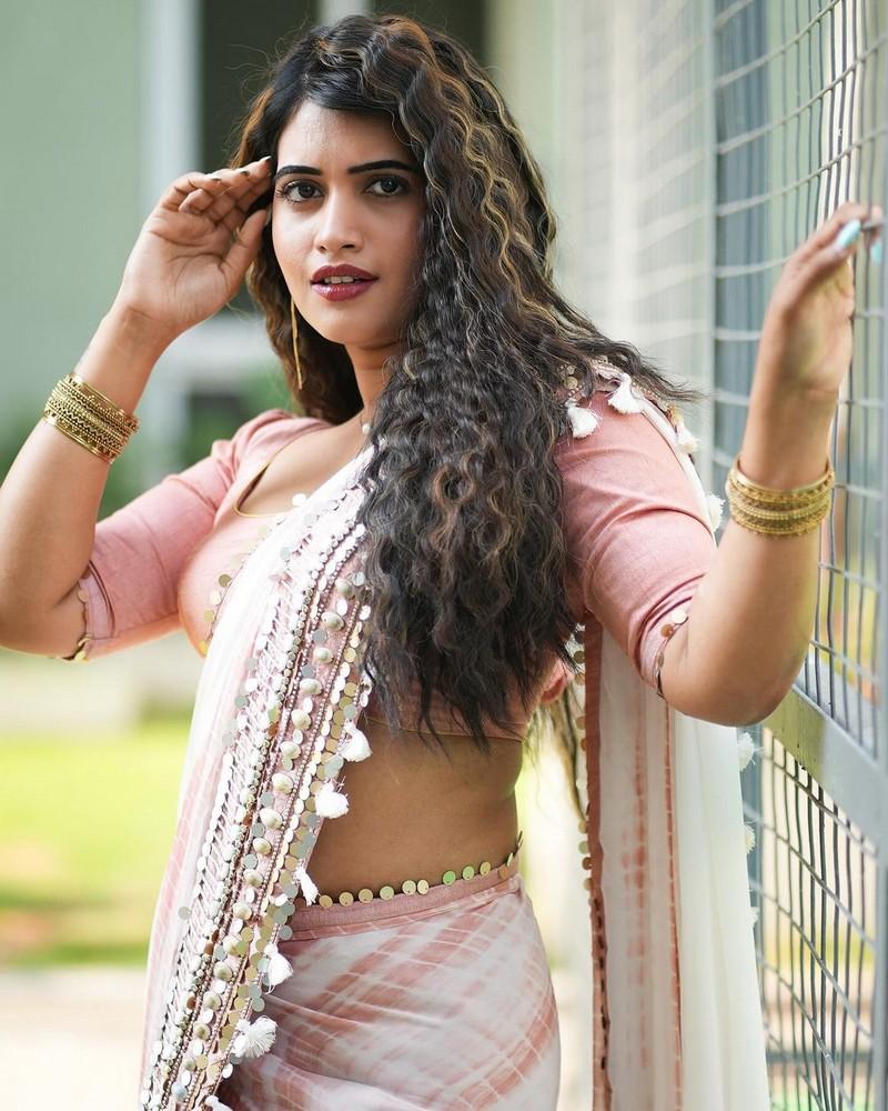 Sravanthi Chokarapu 5