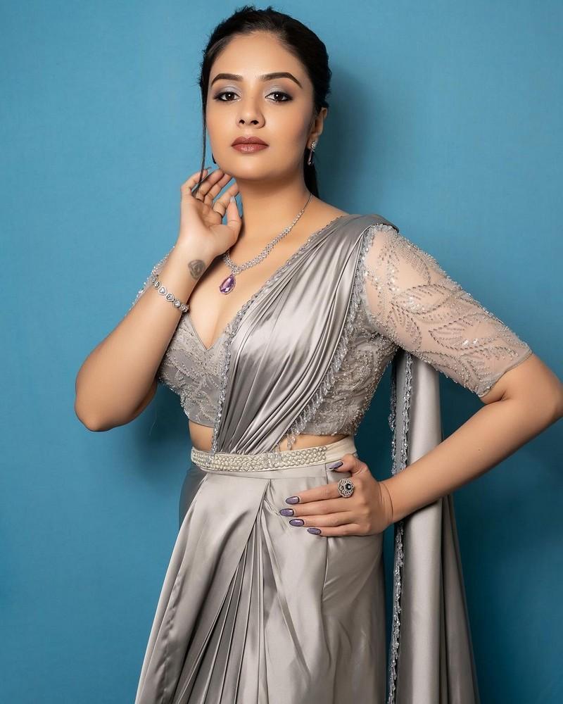 Sreemukhi 7