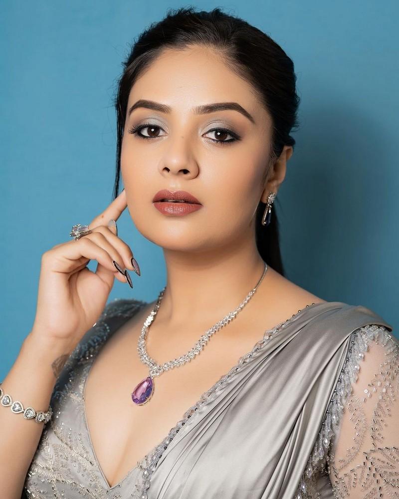 Sreemukhi 8