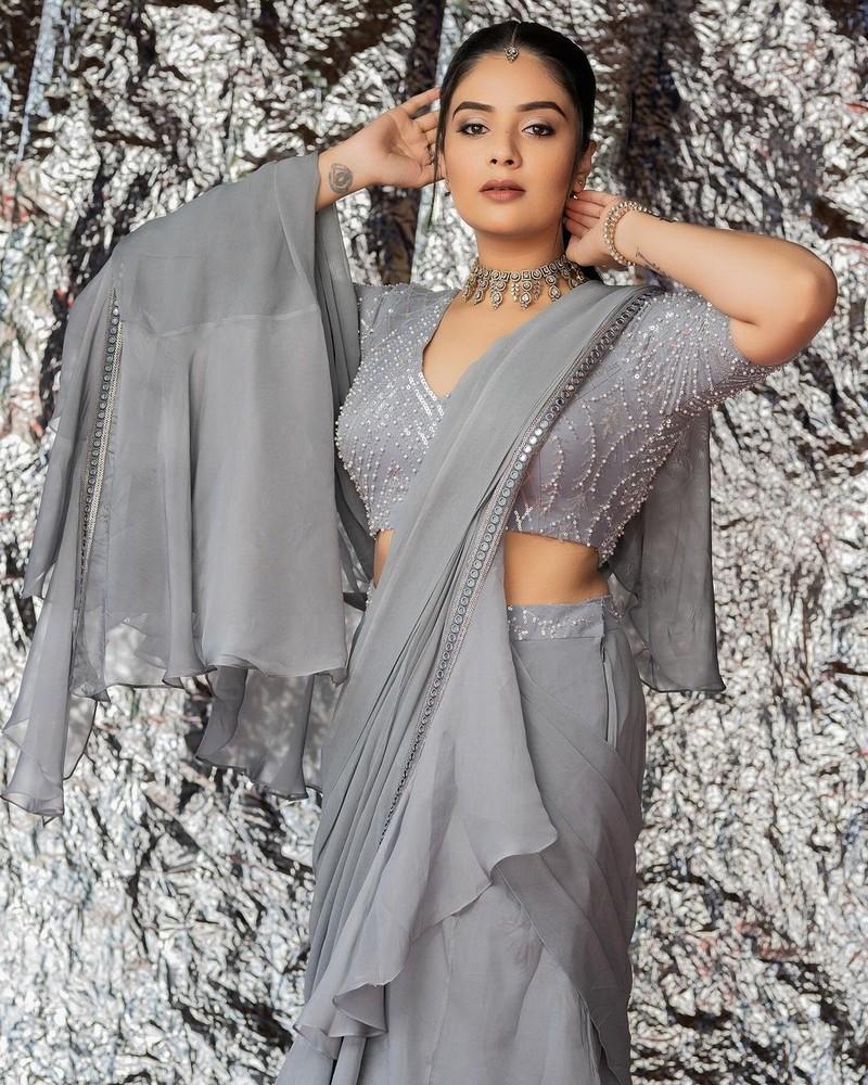 Sreemukhi 2