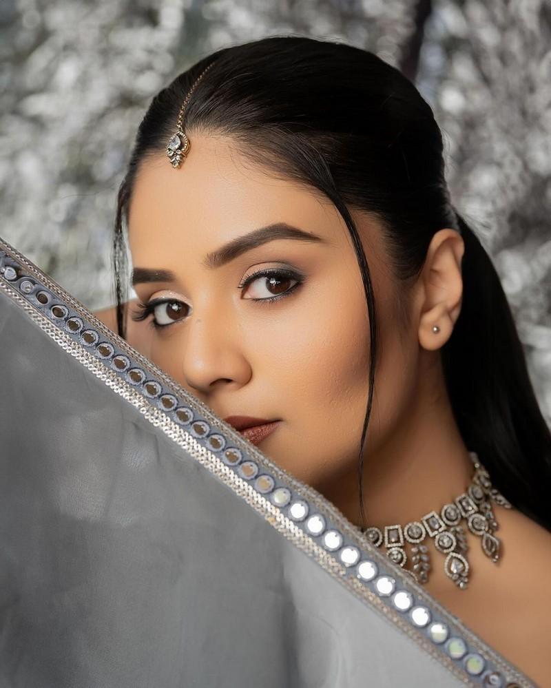 Sreemukhi 3