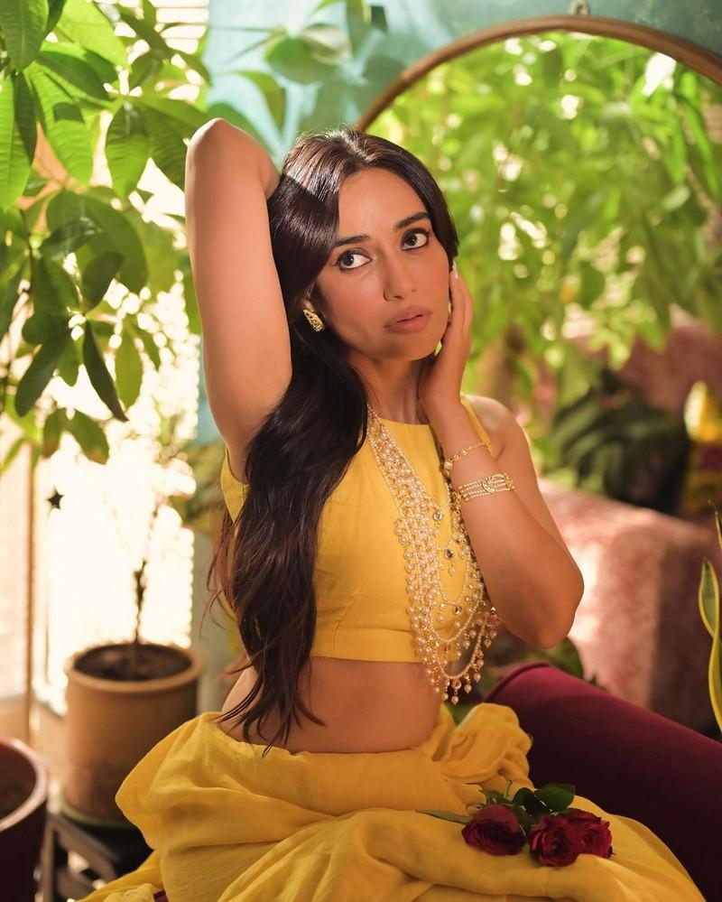 Surbhi Jyoti 1