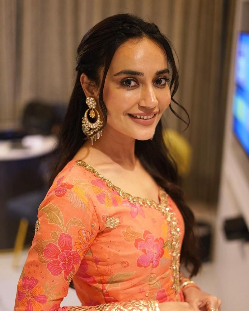 Surbhi Jyoti 10