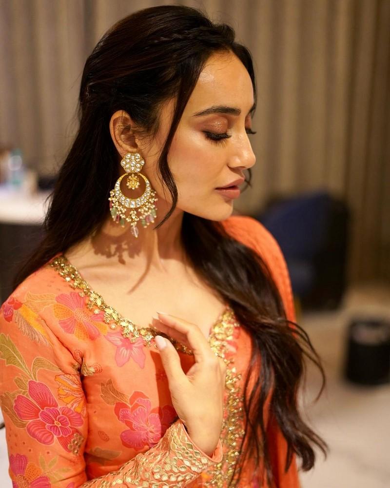Surbhi Jyoti 11