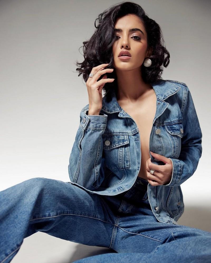 Malvika Sharma 12