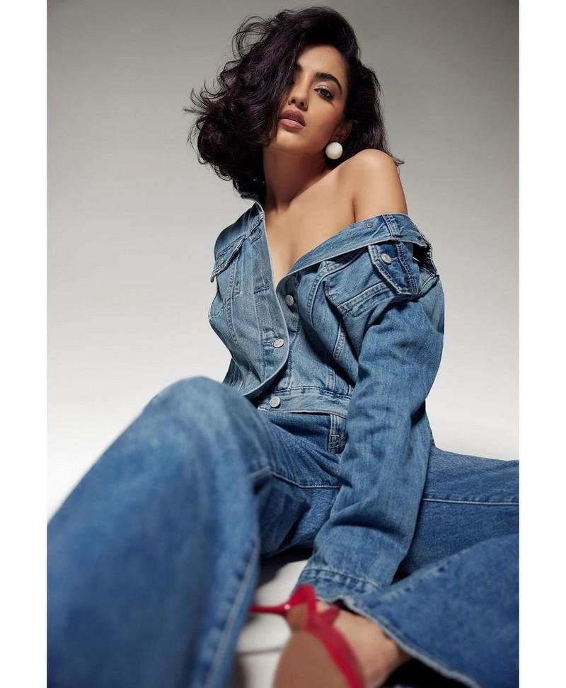 Malvika Sharma 13