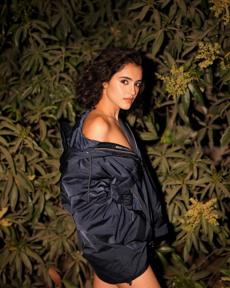 Malvika Sharma 8