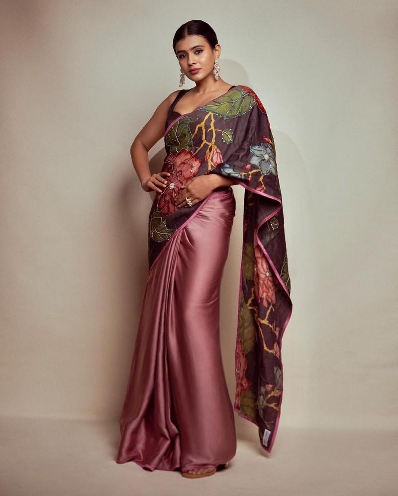 Hebah Patel 8