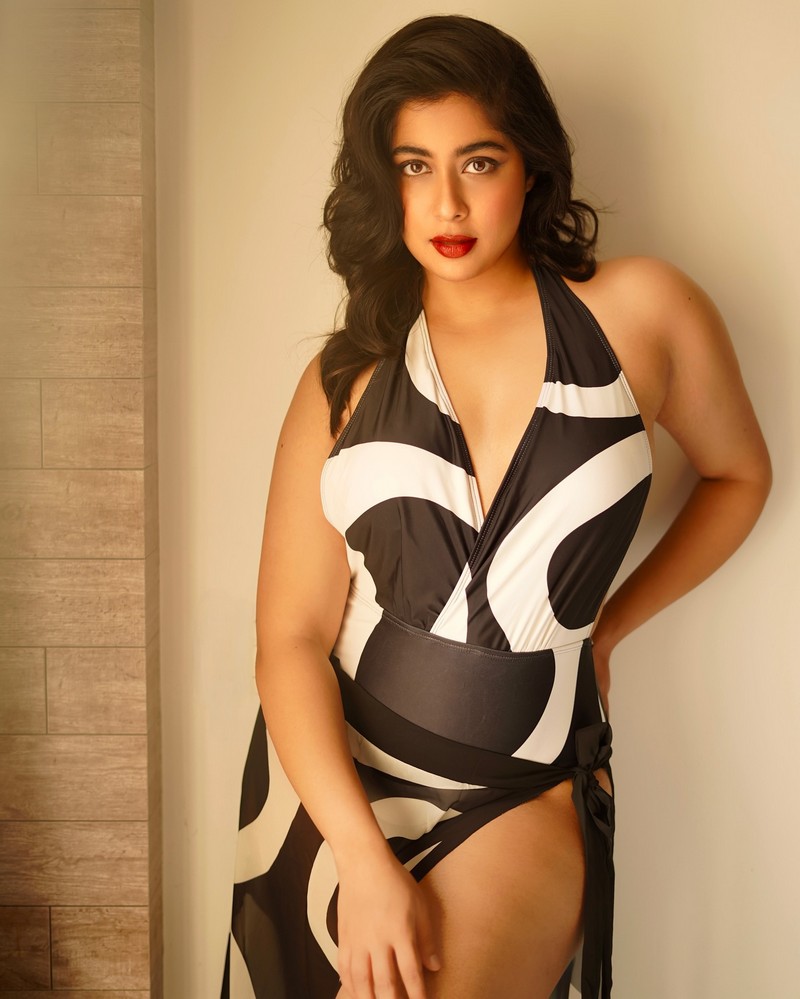 Nikita Sharma 4