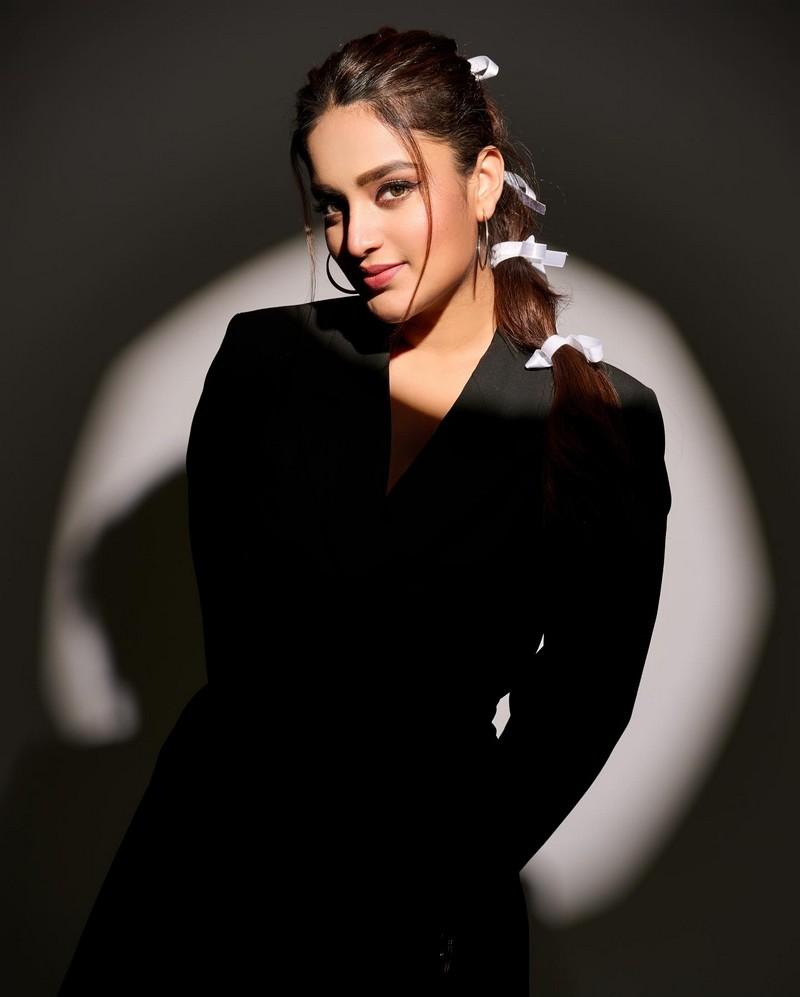 Nidhhi Agerwal 8