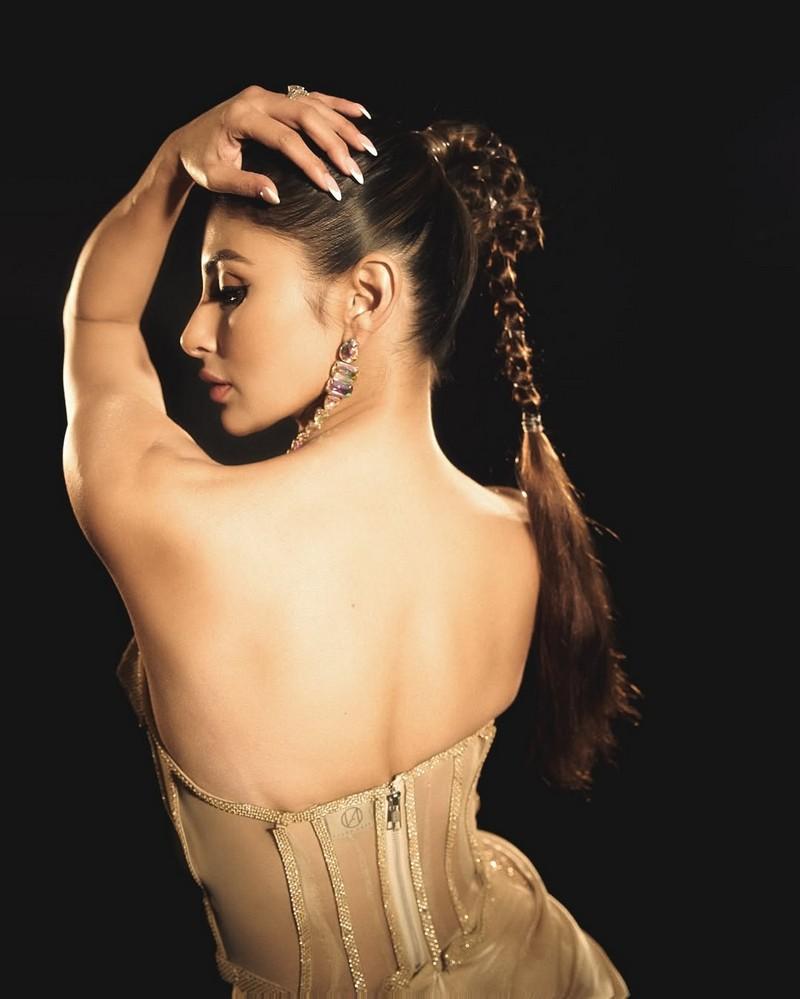 Mouni Roy 3