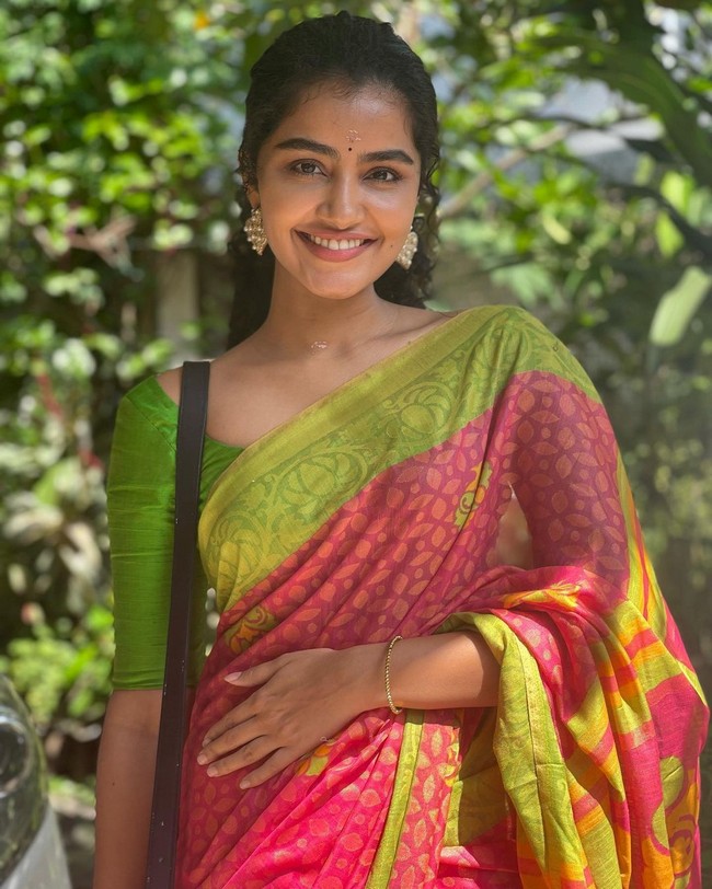 Anupama Parameswaran Latest Saree Pics