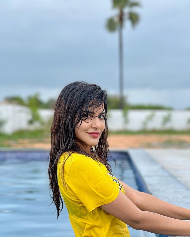 Anchor Ashu Reddy Hot Cliks