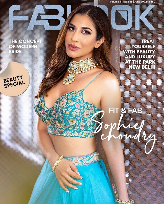 Sophie Choudry Mesmerising Looks