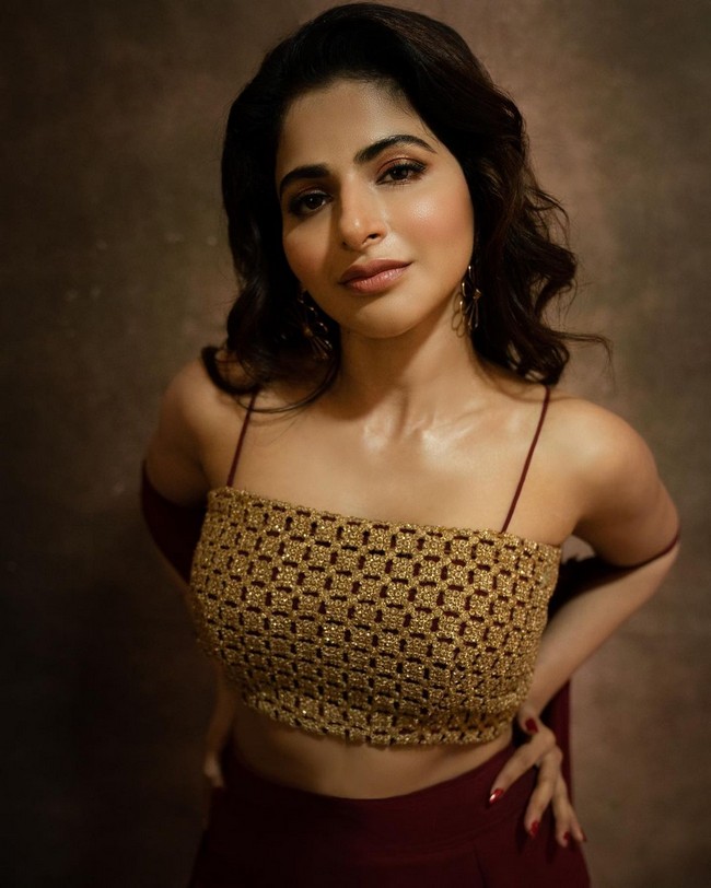 Iswarya Menon Hottest Photos