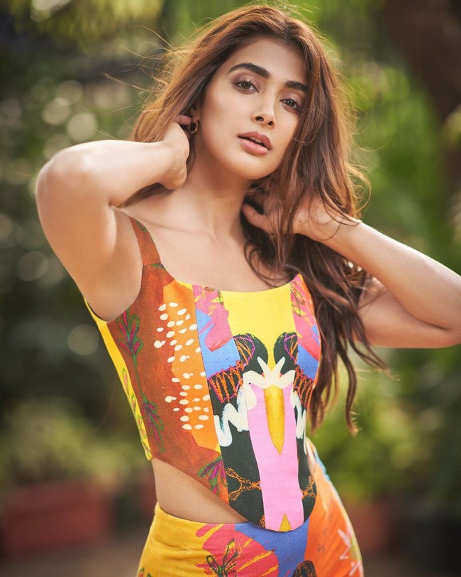 Pooja Hegde Trendy Cliks