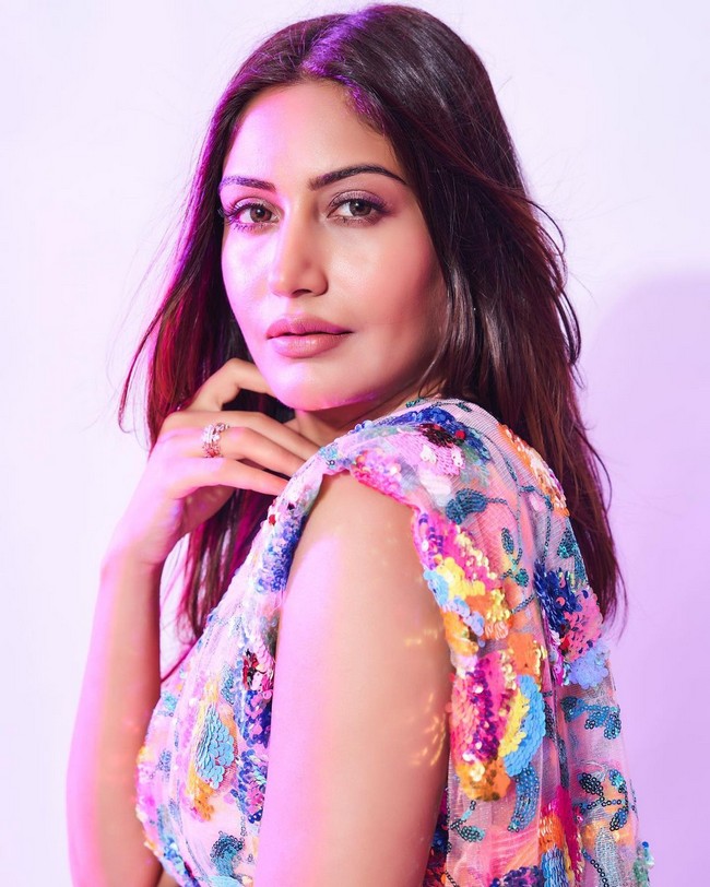 Surbhi Chandna Looks Beautiful in Saree Stills